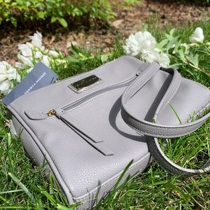 ❣️2/40 Tommy Hilfiger Grey Crossbody Bag - NEW✨